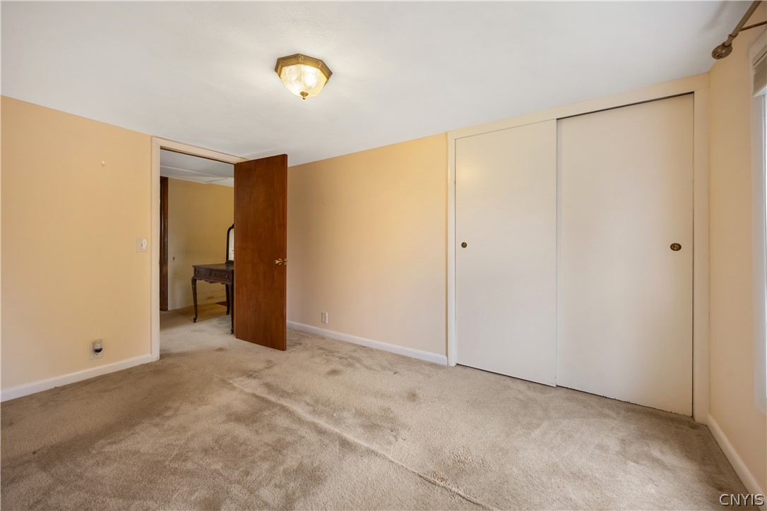 8258 Thompson Road Cicero, NY 13039 - Photo 23 of 39