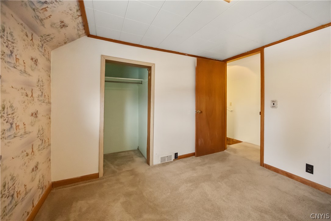 8258 Thompson Road Cicero, NY 13039 - Photo 25 of 39