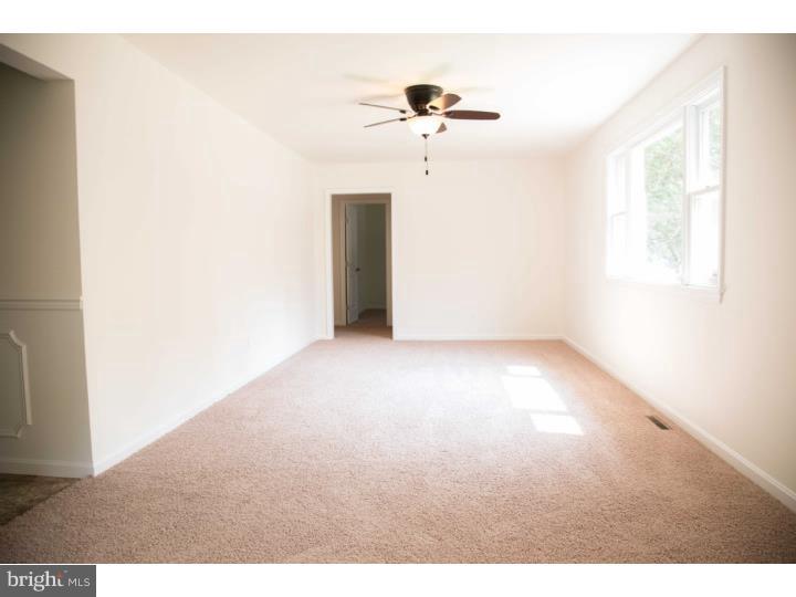 1524 Joshua Clayton Road Dover, DE 19904 - Photo 3 of 15 Living Room