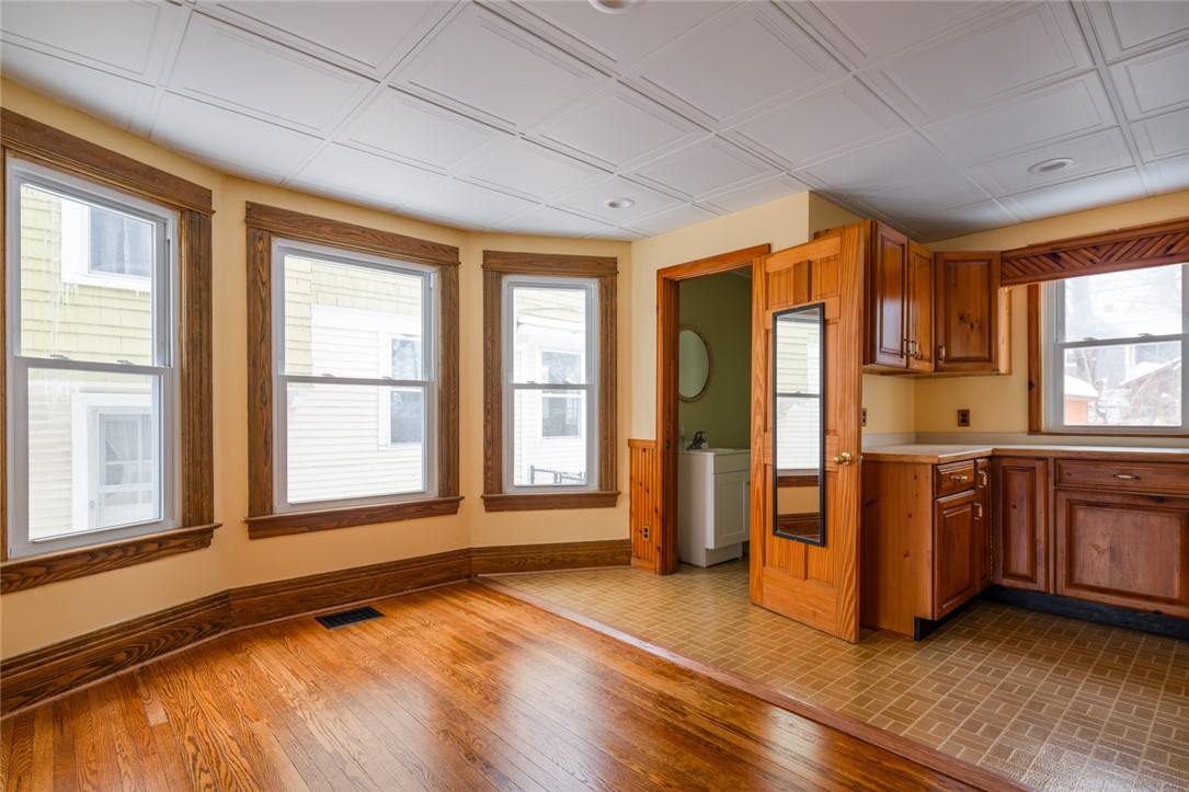 57 Lansdale Street Rochester, NY 14620 - Photo 8 of 35