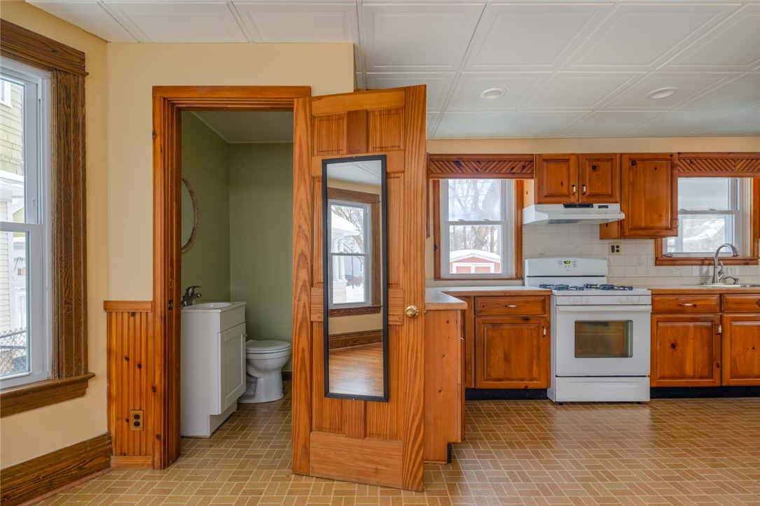 57 Lansdale Street Rochester, NY 14620 - Photo 10 of 35