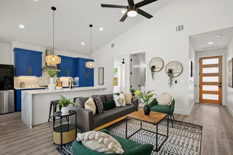 $3,000 | 1606 Harvey Street, Unit 2, Austin, TX 78702