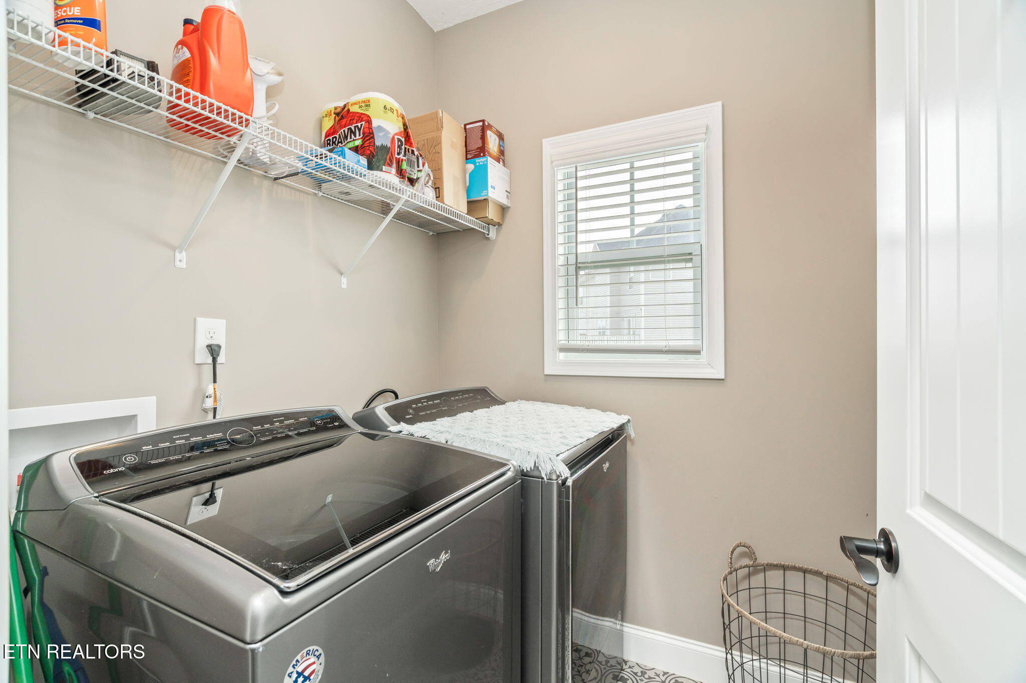 108 Hollyberry Road Oak Ridge, TN 37830 - Photo 29 of 60 Main Level Laundry