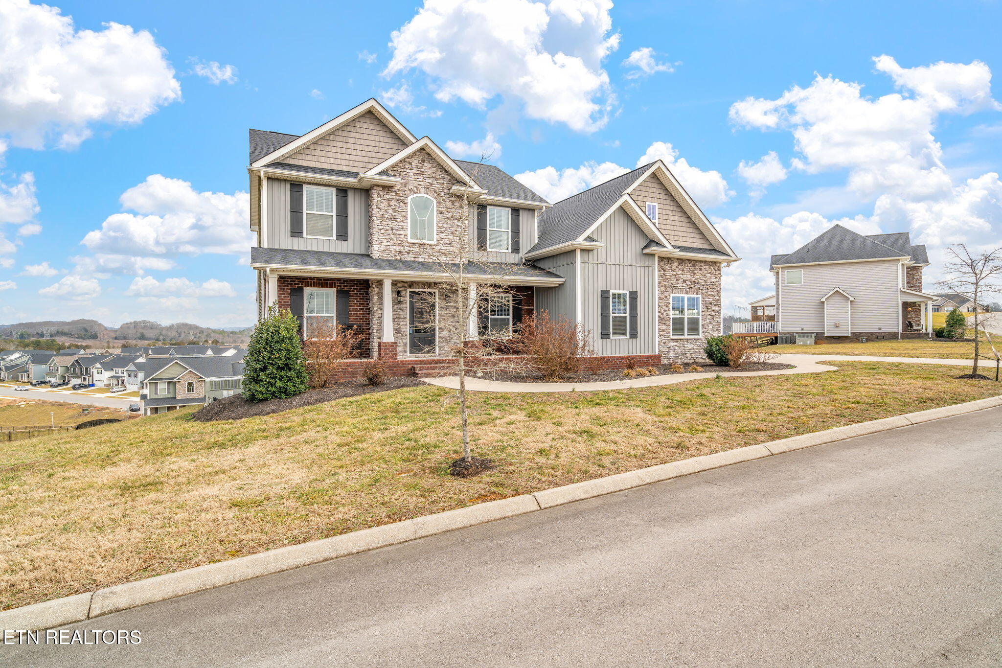 108 Hollyberry Road Oak Ridge, TN 37830 - Photo 3 of 60 3-web-or-mls-108 Hollyberry Street-4