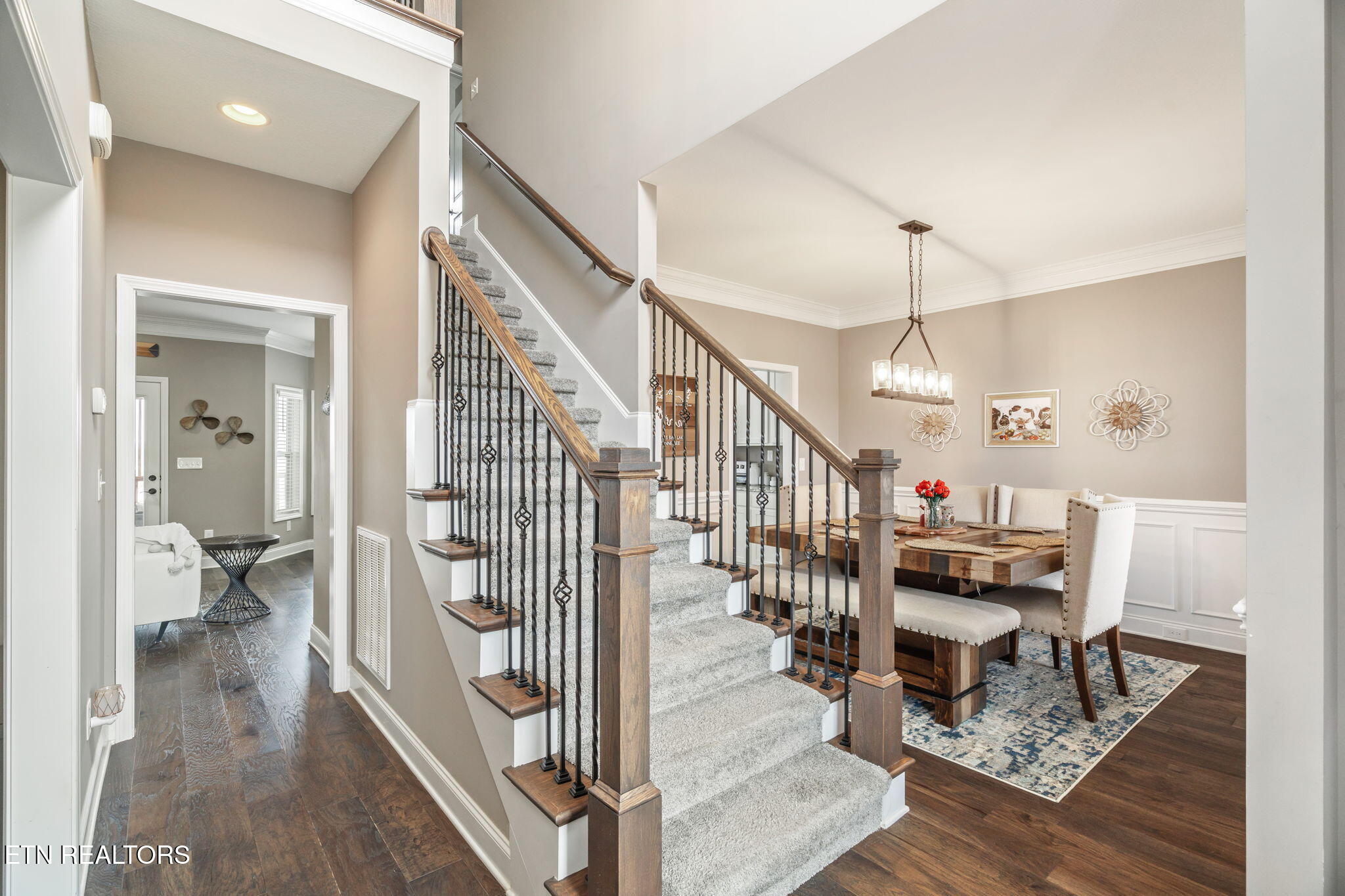 108 Hollyberry Road Oak Ridge, TN 37830 - Photo 8 of 60 Entry
