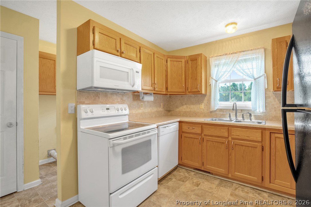 8137 Rockfish Road Raeford, NC 28376 - Photo 8 of 28 Gallery Image 8