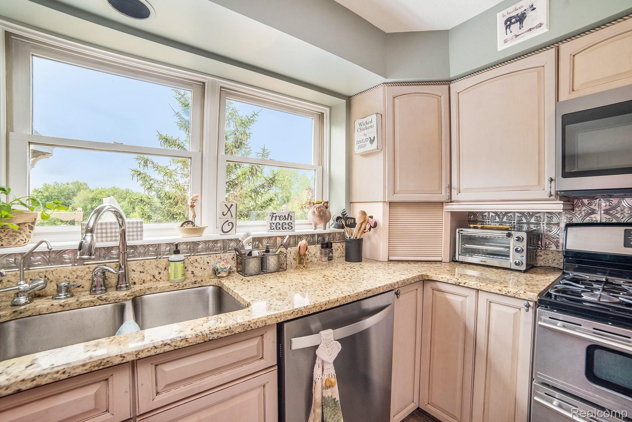 granite counters.jpg
