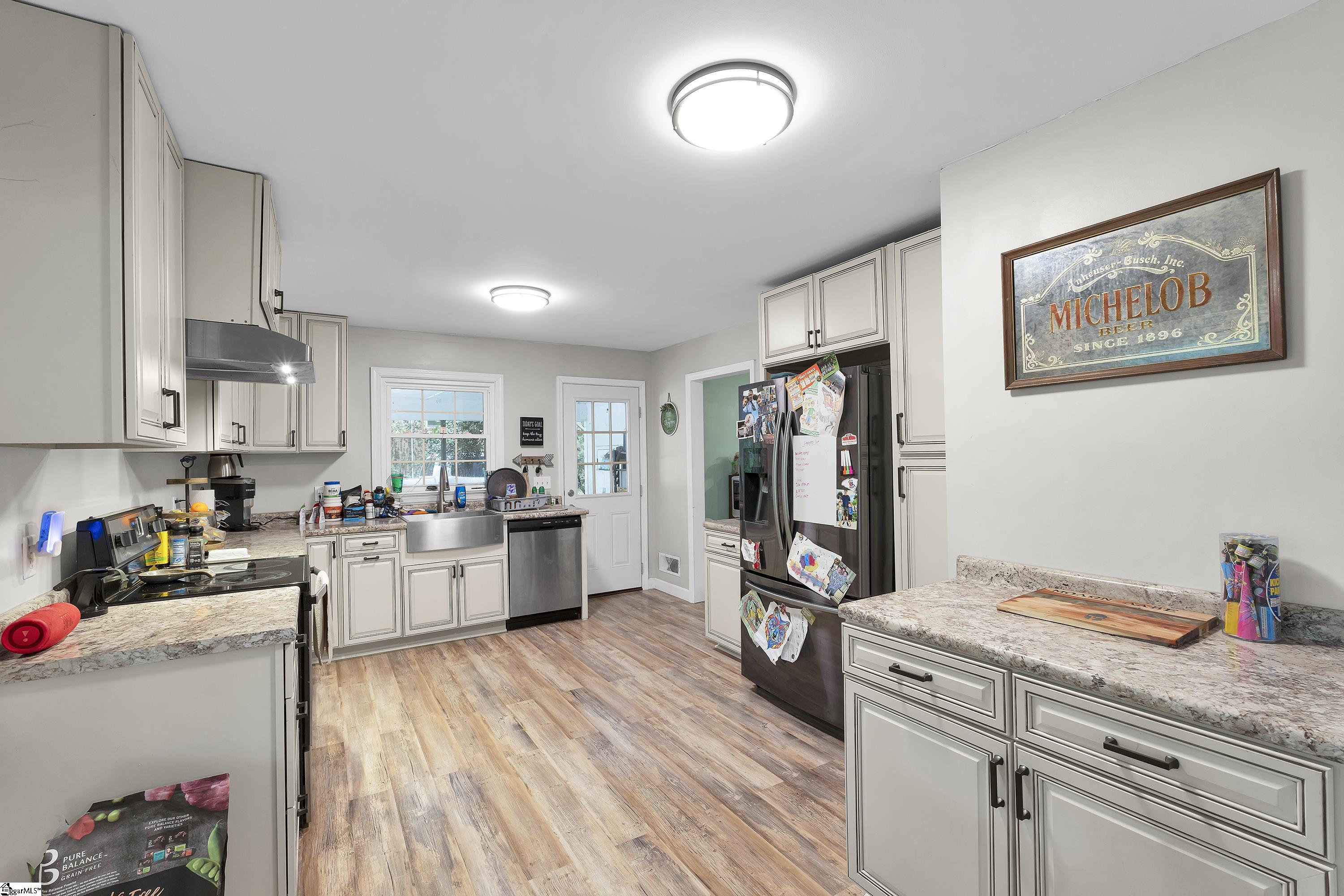 1304 Northeast Main Street Simpsonville, SC 29681 - Photo 7 of 24