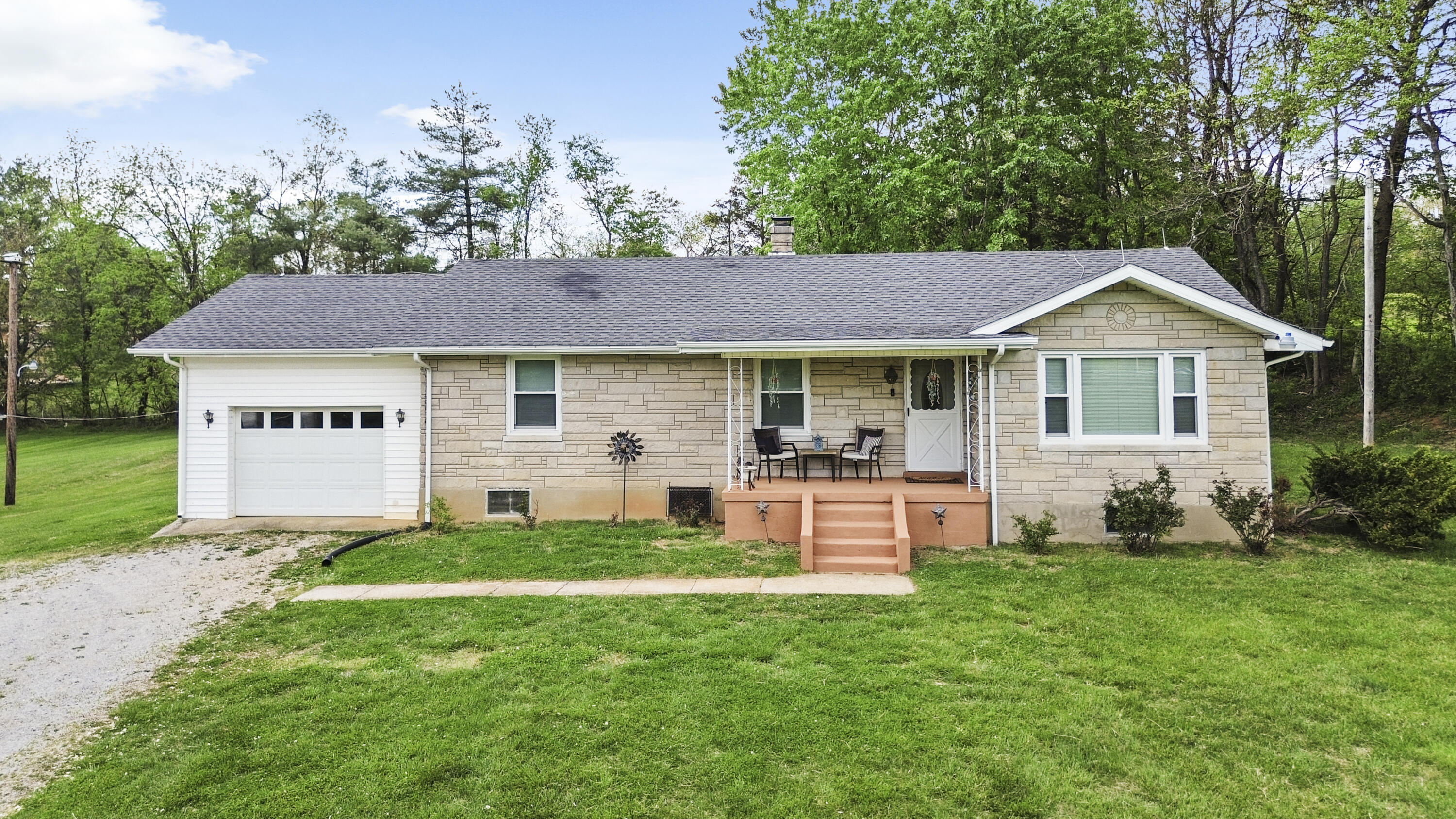 265 Raleigh Road Science Hill, KY 42553 - Photo 2 of 34 DJI_0496
