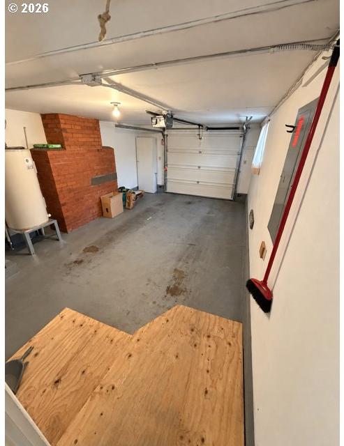 1231 N Street Springfield, OR 97477 - Photo 24 of 26 Garage