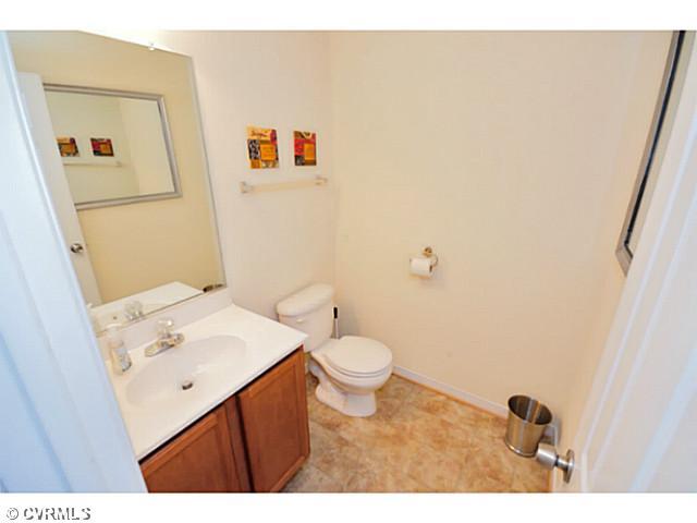 11831 Rimswell Place Midlothian, VA 23112 - Photo 12 of 24 Bathroom
