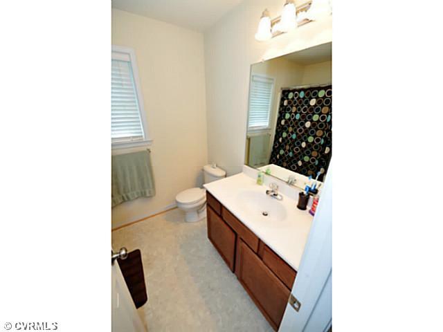 11831 Rimswell Place Midlothian, VA 23112 - Photo 23 of 24 Bathroom