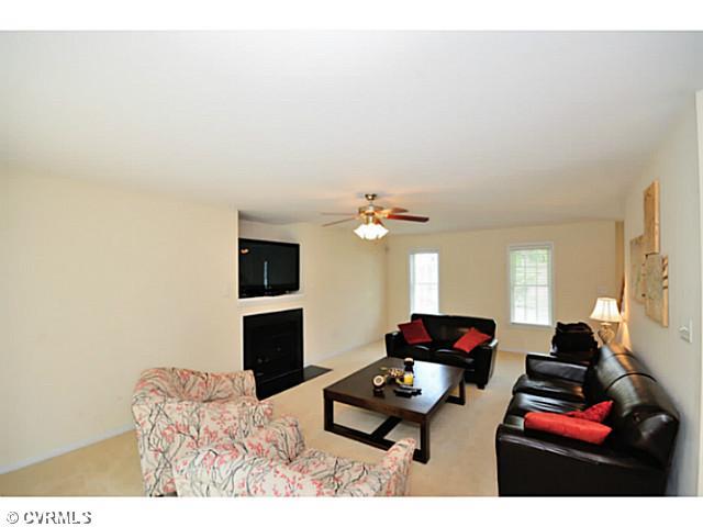 11831 Rimswell Place Midlothian, VA 23112 - Photo 9 of 24 Den/Family/Great Room