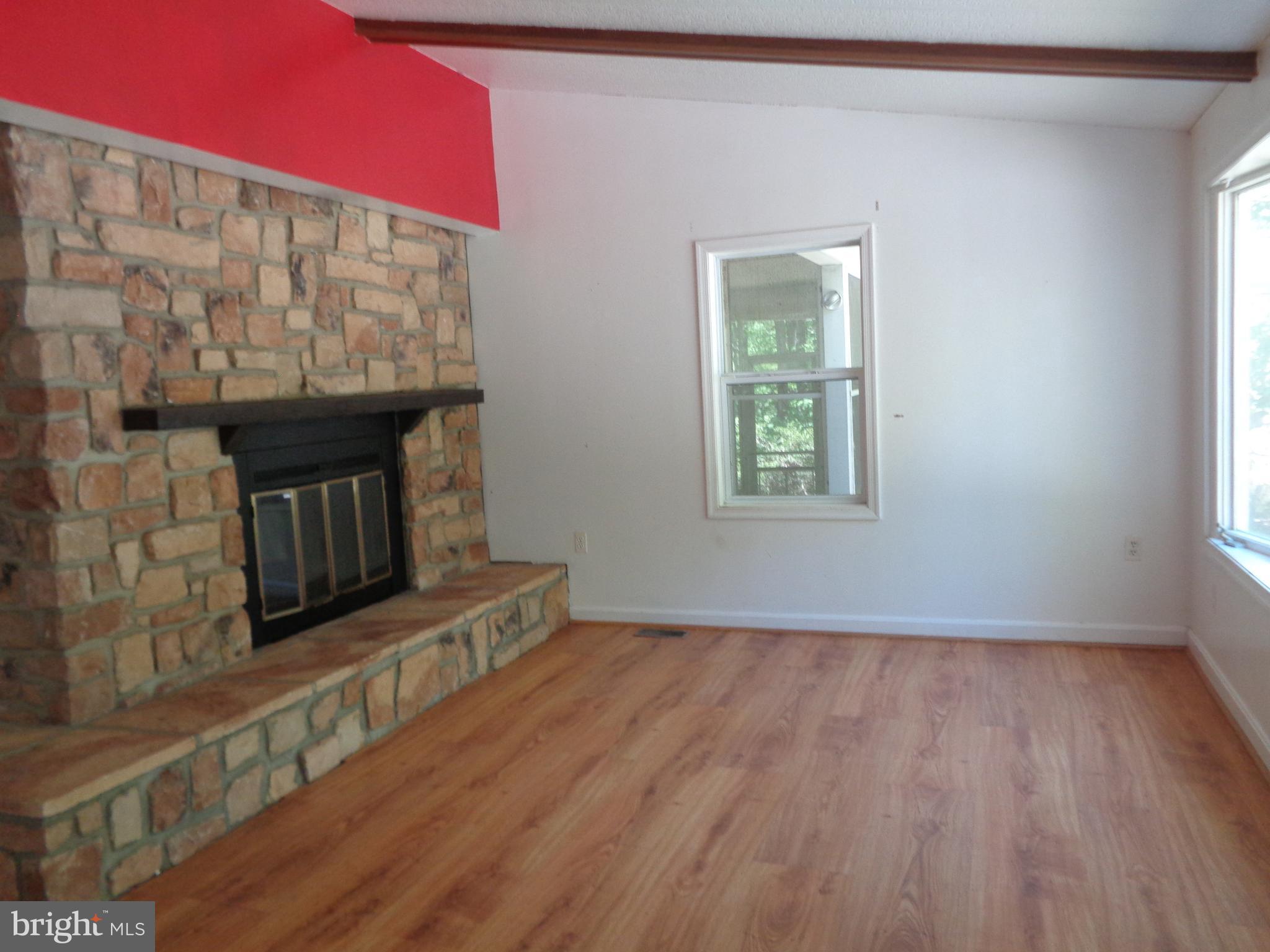 19320 Croom Road Aquasco, MD 20608 - Photo 2 of 29 Living Room