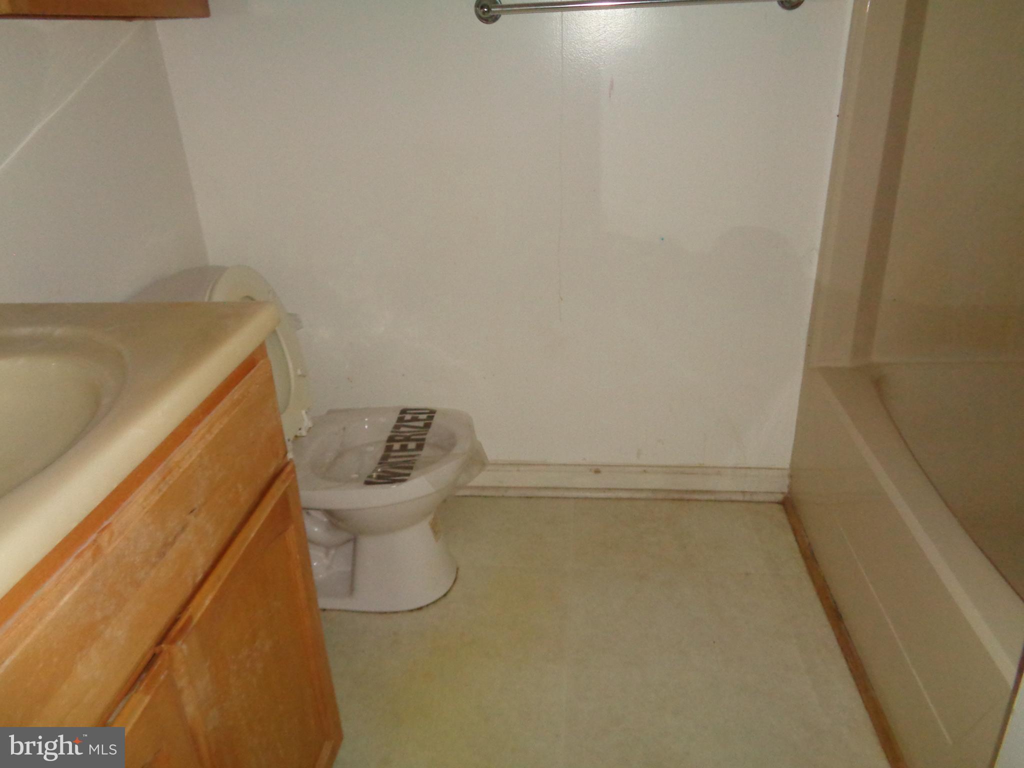 19320 Croom Road Aquasco, MD 20608 - Photo 14 of 29 Bath HALL