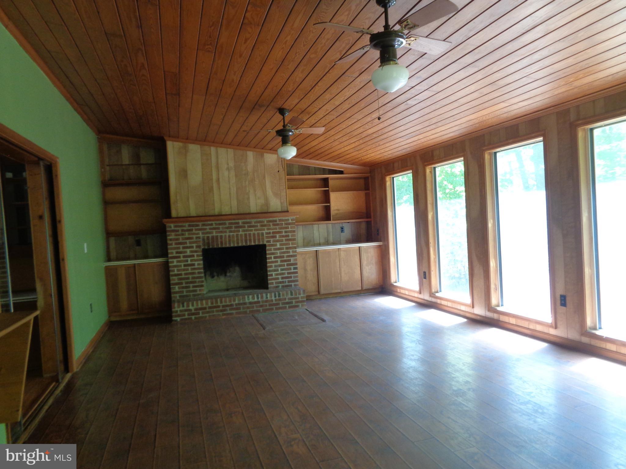 19320 Croom Road Aquasco, MD 20608 - Photo 6 of 29 Family Room