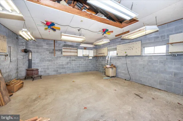 a view of a house with a big yard