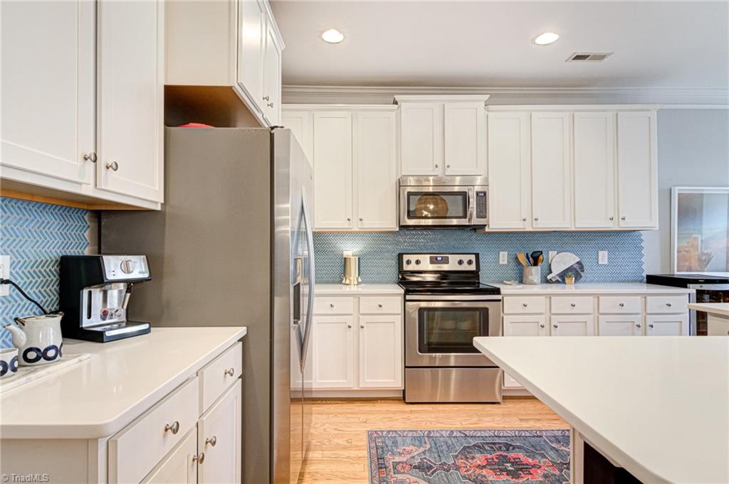 640 Nikyle Circle High Point, NC 27265 - Photo 5 of 32 Gallery Image 5