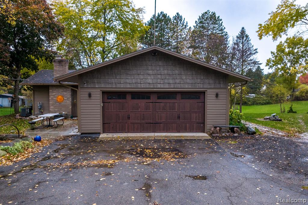 11374 Clyde Road Fenton, MI 48430 - Photo 24 of 30