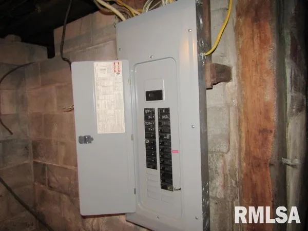 $96,300 | 602 4th Street, Rosiclare, IL 62982