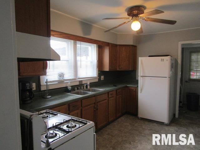 602 4th Street Rosiclare, IL 62982 - Photo 6 of 37