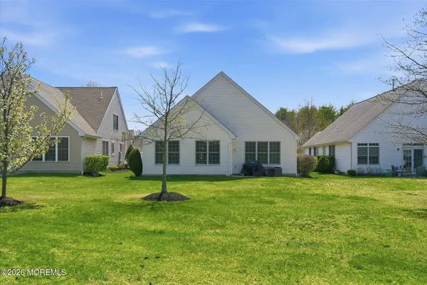 $815,000 | 35 Chesapeake Drive, Holmdel, NJ 07733