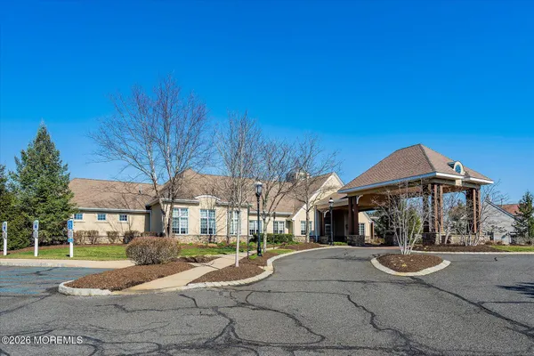 $815,000 | 35 Chesapeake Drive, Holmdel, NJ 07733