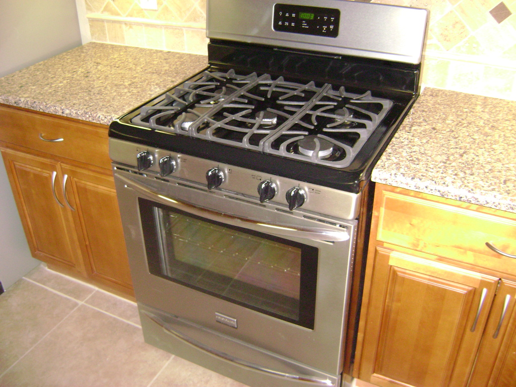 3346 North Randolph Road Phoenix, AZ 85014 - Photo 6 of 20 STOVE