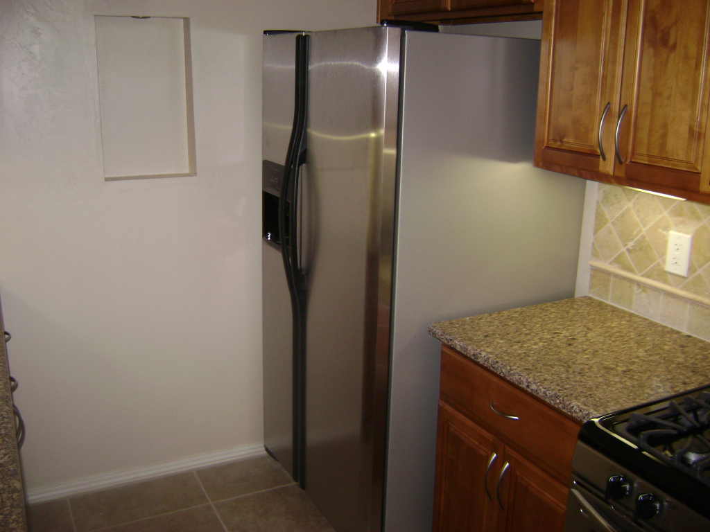 3346 North Randolph Road Phoenix, AZ 85014 - Photo 7 of 20 FRIDGE