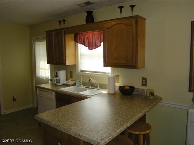 1005 Locust Court Havelock, NC 28532 - Photo 5 of 11 Kitchen-2