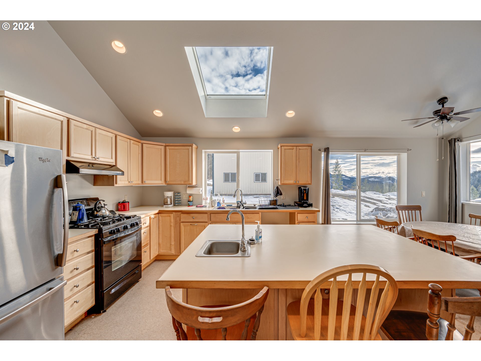 450 Rattlesnake Road White Salmon, WA 98672 - Photo 16 of 36 Gallery Image 16