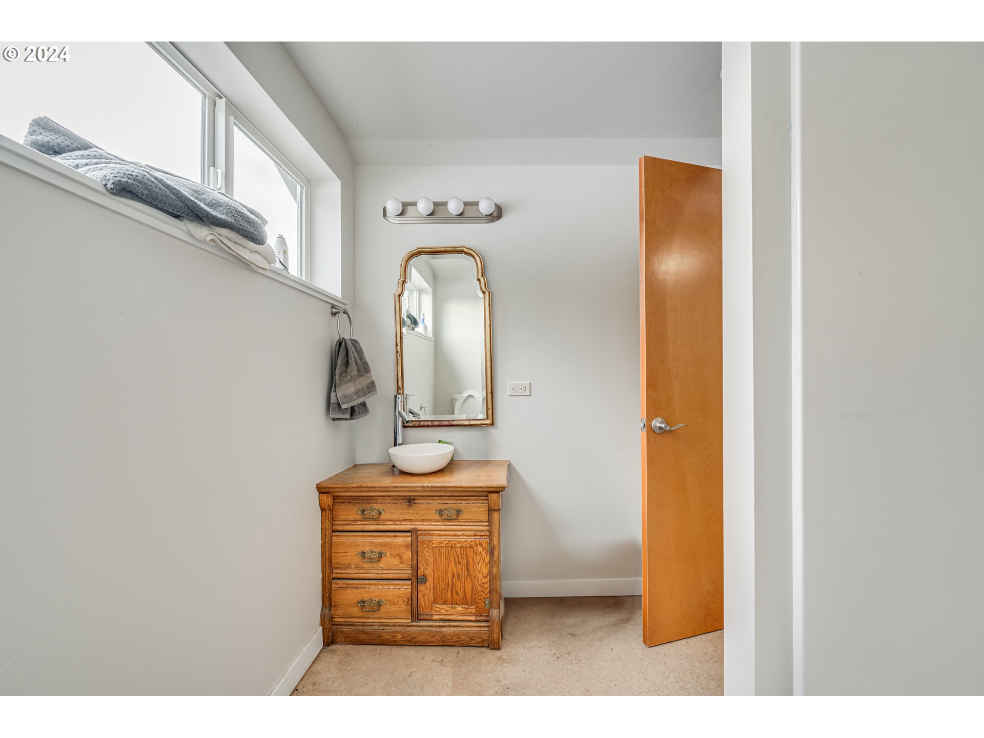 450 Rattlesnake Road White Salmon, WA 98672 - Photo 10 of 36 Gallery Image 10