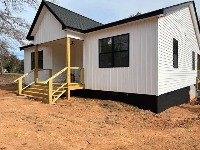 $279,500 | 145 Highland Hills Drive, Campobello, SC 29322