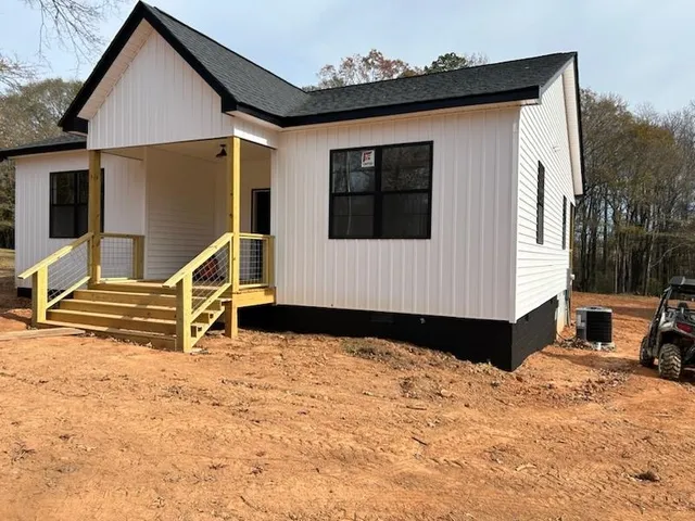 $279,500 | 145 Highland Hills Drive, Campobello, SC 29322