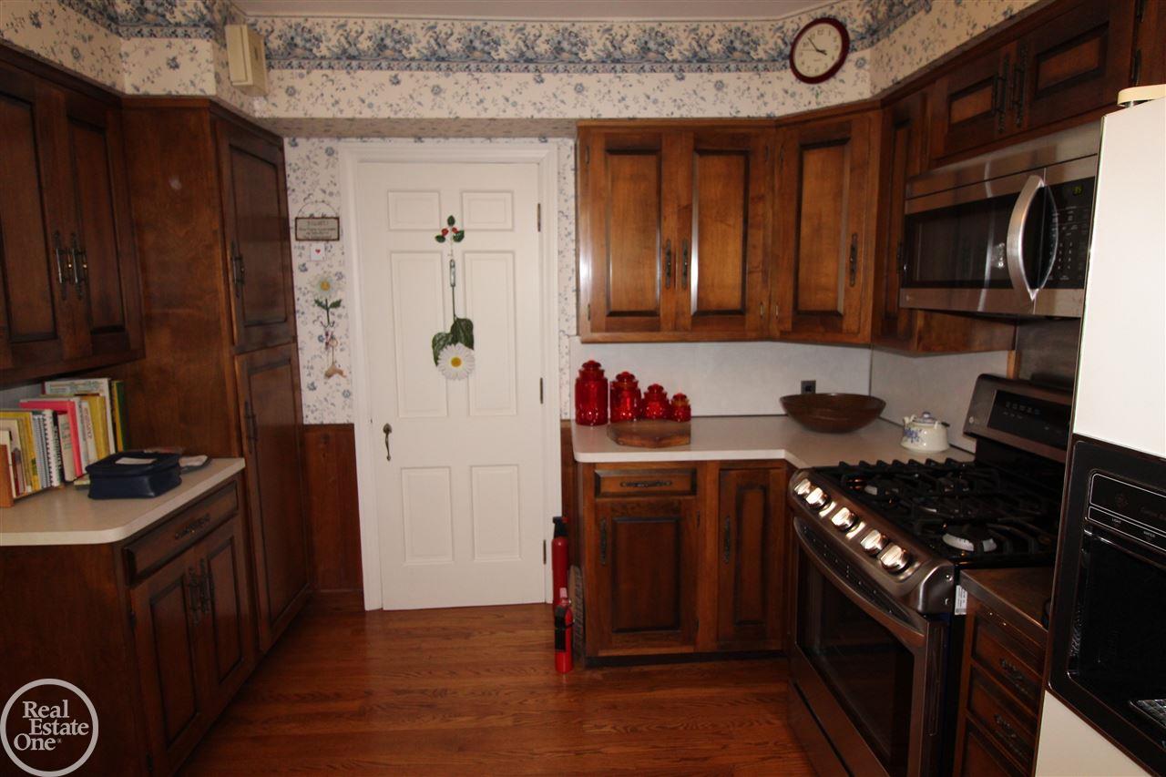 705 Trombley Road Grosse Pointe Park, MI 48230 - Photo 13 of 54