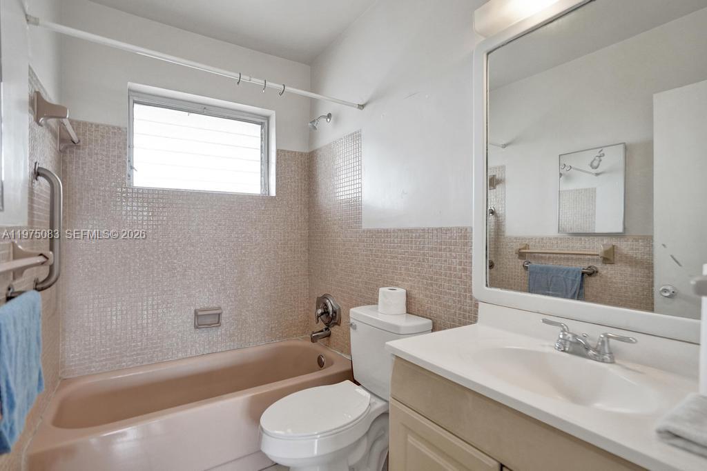 4731 Northwest 10th Court, Unit 314 Plantation, FL 33313 - Photo 13 of 16