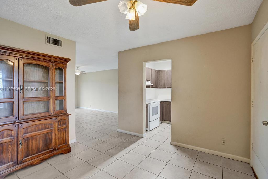 4731 Northwest 10th Court, Unit 314 Plantation, FL 33313 - Photo 4 of 16