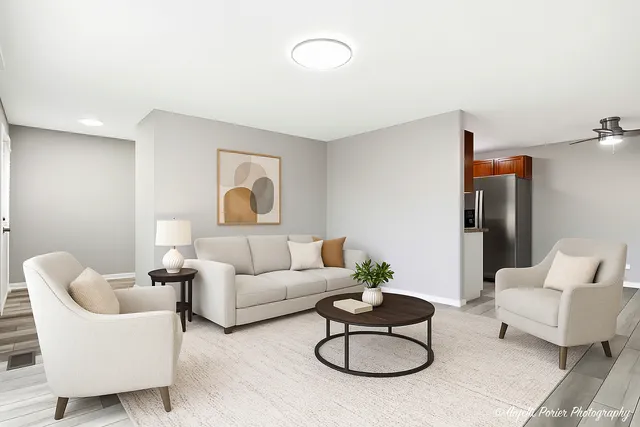 $2,000 | 1303 Forestdale Court, Unit 1303, Schaumburg, IL 60193