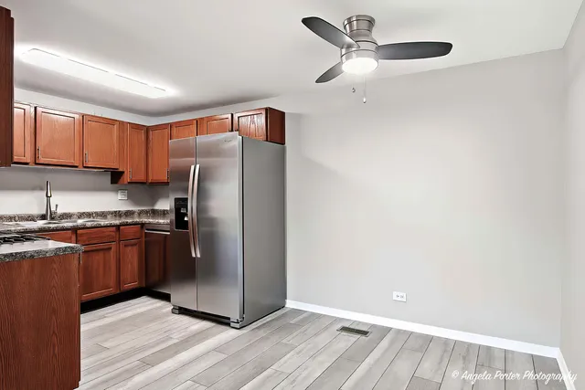 $2,000 | 1303 Forestdale Court, Unit 1303, Schaumburg, IL 60193