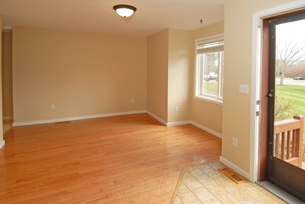 13 Thornhill Road, Unit 13 Stratham, NH 03885 - Photo 3 of 19