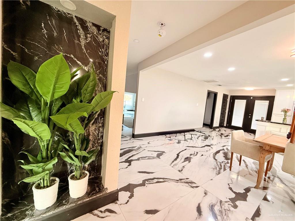 940 West Mile 3 Road Mission, TX 78573 - Photo 11 of 25 a view of a entryway