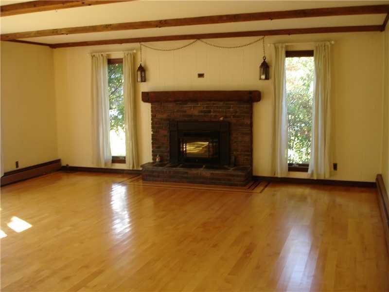 1295 Chase Road Bangor, ME 04401 - Photo 19 of 30 Den/Family/Great Room.