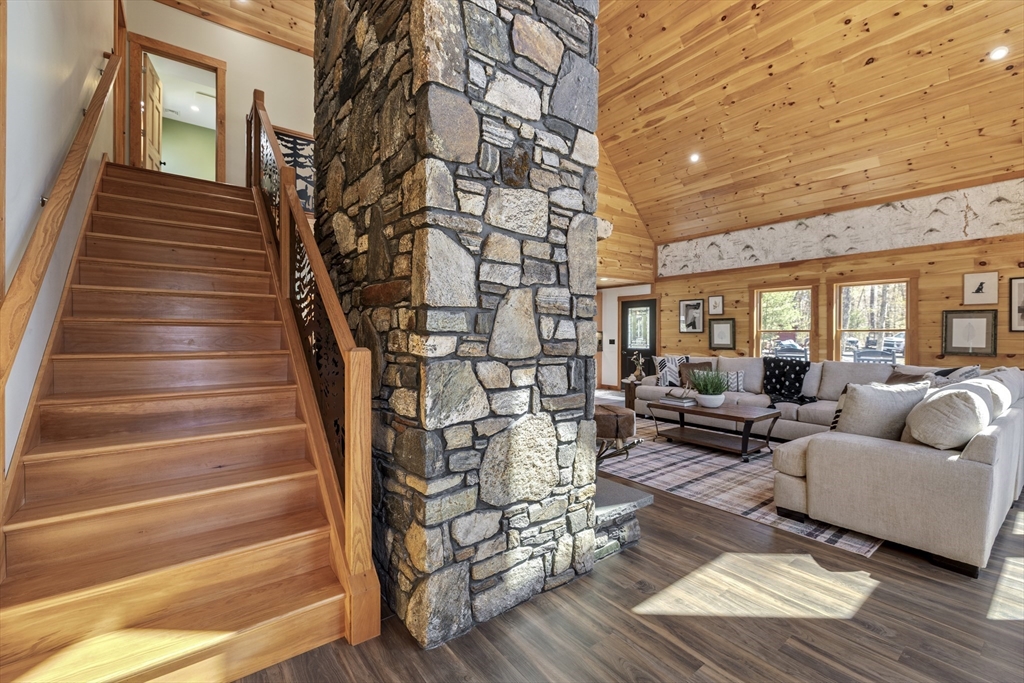 8 Barrett Road North Brookfield, MA 01535 - Photo 11 of 40
