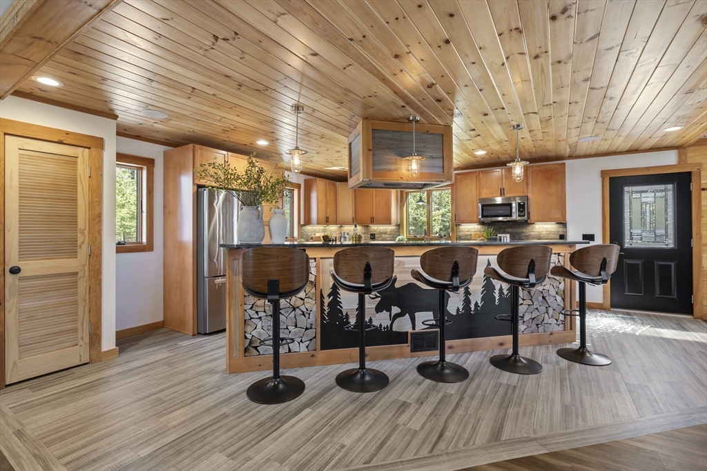 8 Barrett Road North Brookfield, MA 01535 - Photo 13 of 40