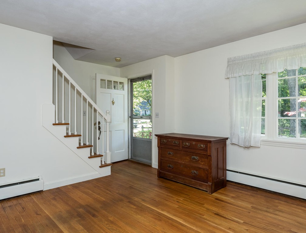 22 Birch Road Longmeadow, MA 01106 - Photo 2 of 17
