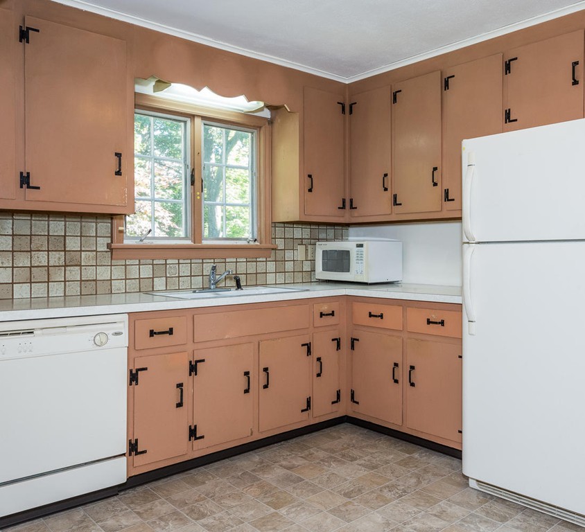 22 Birch Road Longmeadow, MA 01106 - Photo 5 of 17
