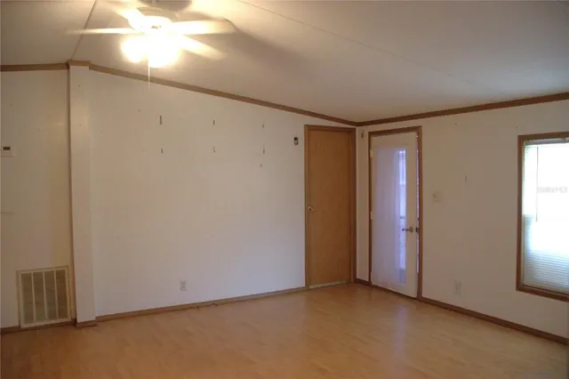 a view of empty room with window