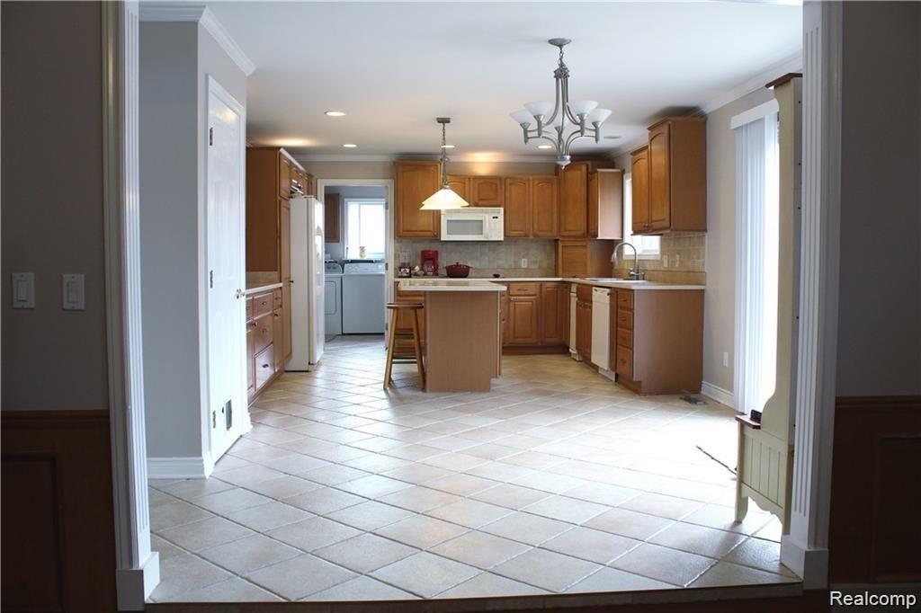 54266 Mound Road Utica, MI 48316 - Photo 6 of 23 9.jpg