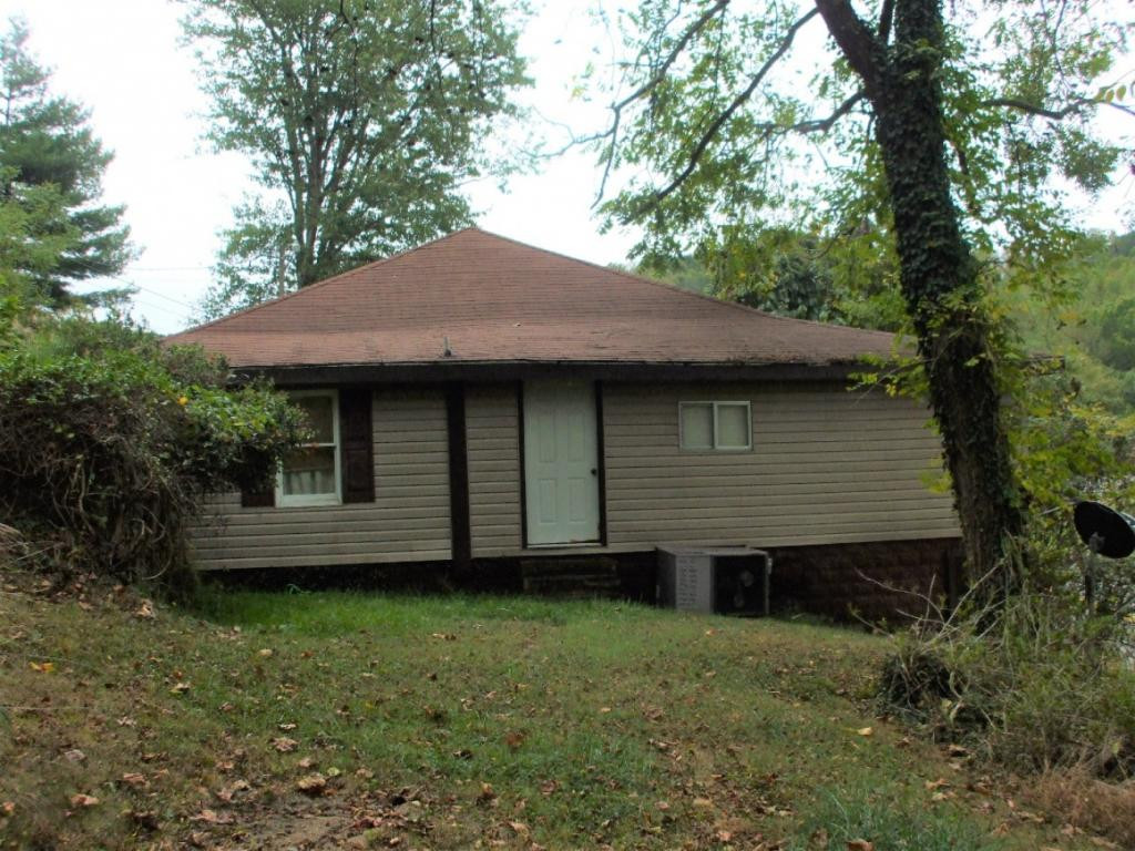 3401 Rockhouse Road Coeburn, VA 24230 - Photo 5 of 18 Photo 5