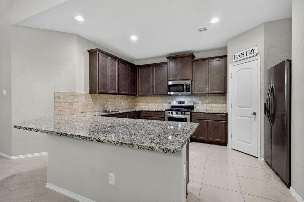 22038 Pheasant Bend Lane Porter, TX 77365 - Photo 8 of 24